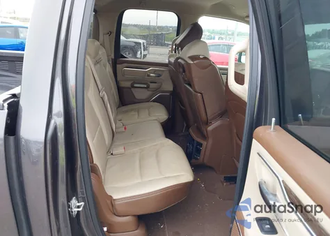 2019 Ram 1500 Laramie 4X4 6'4 Box из США, поврежденный, VIN 1C6SRFDT9KN841916